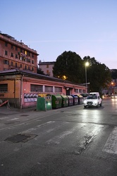 Genova, quartiere Marassi - mercato comunale piazzale Parenzo ch