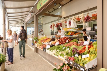 Genova - Piazza sarzano - apertura nuovo mercatino rionale