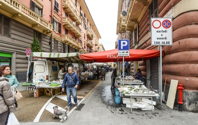 mercato via minghetti Cornigliano