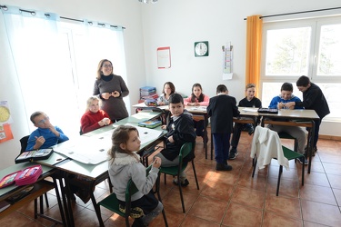 Genova, provincia entroterra - Tiglieto - scuola elementare con 