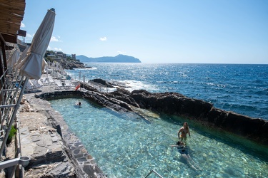 Genova, Nervi, passeggiata - stabilimento balneare storico, Bagn