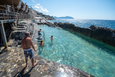 Genova, Nervi, passeggiata - stabilimento balneare storico, Bagn