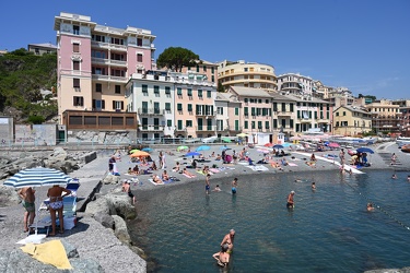 Genova - da oggi i bagnini presidiano le spiagge libere