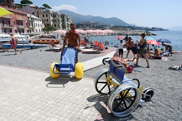 Genova - da oggi i bagnini presidiano le spiagge libere