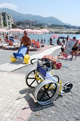 Genova - da oggi i bagnini presidiano le spiagge libere