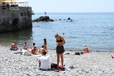 Genova - da oggi i bagnini presidiano le spiagge libere