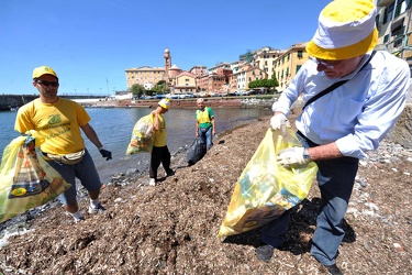 Genova  Nervi - iniziativa legambiente pulizia spiaggie