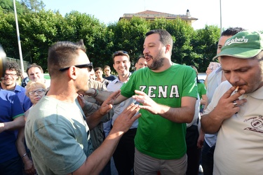 Genova - leader Lega Nord Matteo Salvini in visita al quartiere 