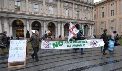 manifestazione Lega Nord contro spazzatura