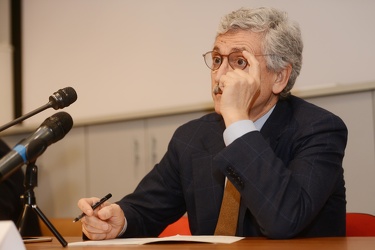 Genova, sala CAP - Massimo D'Alema presenta nuovo soggetto polit