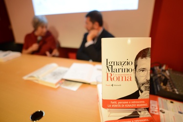 Genova, Feltrinelli - Ignazio Marino presenta il suo libro insie