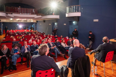 Genova, cinema Sivori - assemblea amministratori locali partito 