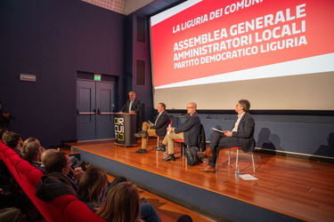 Genova, cinema Sivori - assemblea amministratori locali partito 