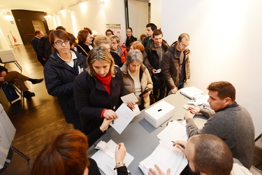 Genova - seggio palazzo Ducale - lunghe code primarie PD