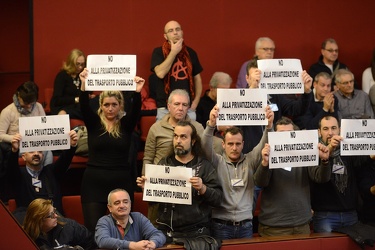 Genova - consiglio comunale - la protesta dei lavoratori AMT