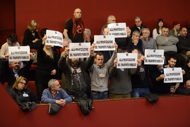 Genova - consiglio comunale - la protesta dei lavoratori AMT