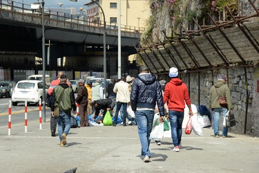 Genova - mercatino Corso Quadrio - la visita del candidato Marco
