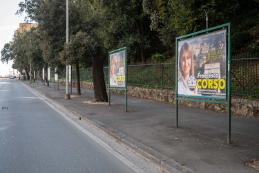 Genova, elezioni amministrative - affissioni cartelli elettorali