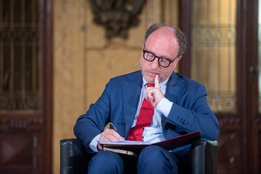 Genova, palazzo della borsa - confronto tra i candidati sindaco 