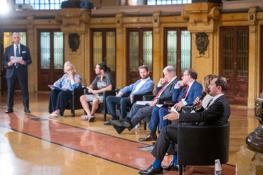 Genova, palazzo della borsa - confronto tra i candidati sindaco 