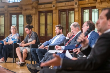 Genova, palazzo della borsa - confronto tra i candidati sindaco 