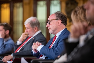 Genova, palazzo della borsa - confronto tra i candidati sindaco 