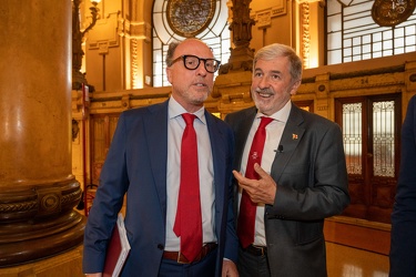 Genova, palazzo della borsa - confronto tra i candidati sindaco 