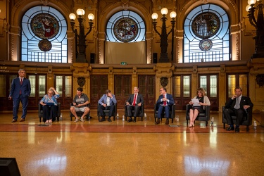 Genova, palazzo della borsa - confronto tra i candidati sindaco 