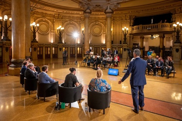 Genova, palazzo della borsa - confronto tra i candidati sindaco 