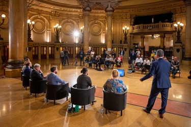 Genova, palazzo della borsa - confronto tra i candidati sindaco 