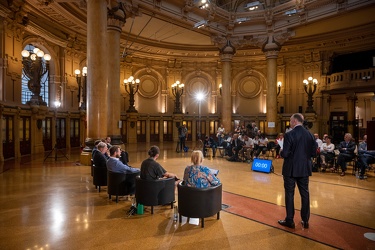 Genova, palazzo della borsa - confronto tra i candidati sindaco 