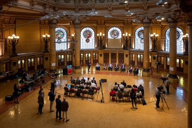 Genova, palazzo della borsa - confronto tra i candidati sindaco 