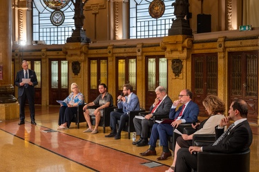 Genova, palazzo della borsa - confronto tra i candidati sindaco 