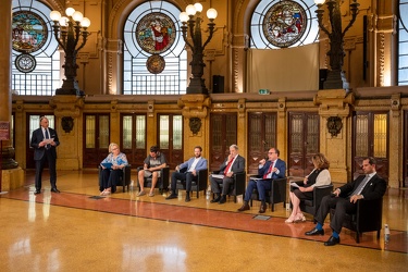 Genova, palazzo della borsa - confronto tra i candidati sindaco 