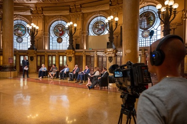 Genova, palazzo della borsa - confronto tra i candidati sindaco 