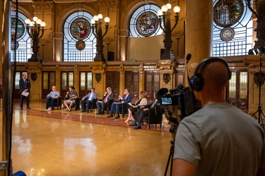 Genova, palazzo della borsa - confronto tra i candidati sindaco 