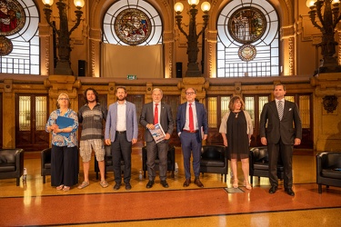 Genova, palazzo della borsa - confronto tra i candidati sindaco 