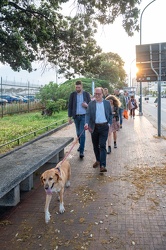 Genova, piazza Rossetti - passeggiata elettorale con cane per Ar