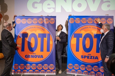 Genova, auditorium acquario - presentazione logo Giovanni Toti