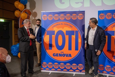 Genova, auditorium acquario - presentazione logo Giovanni Toti