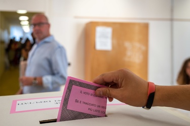 Genova, scuola Garaventa in piazza delle Erbe - al voto per le e