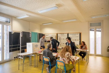 Genova, scuola Garaventa in piazza delle Erbe - al voto per le e