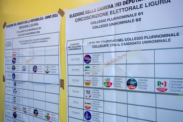 Genova, scuola Garaventa in piazza delle Erbe - al voto per le e