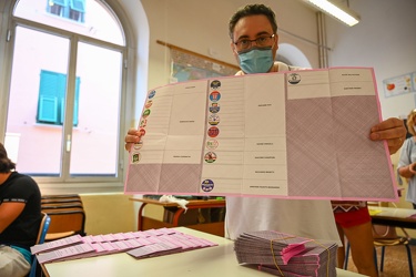 Genova, elezioni regionali e referendum 2020 - allestimento segg