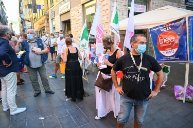 Genova, Sestri Ponente, via Sestri - volantinaggio per lista San