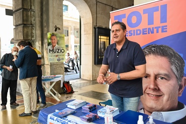 Genova, via XX Settembre - campagna elettorale Giovanni Toti