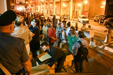 Genova, Tribunale - la coda dei presidenti di seggio post elezio