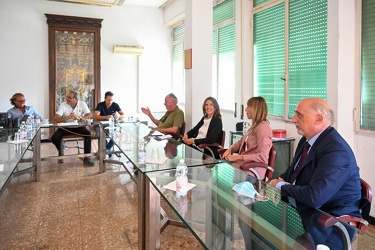 Genova, San Benigno - sede compagnia portuale CULMV - incontro c