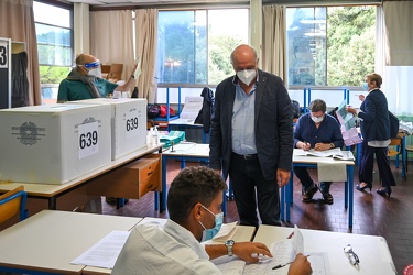 Genova, primo giorno al voto elezioni regionali e referendum