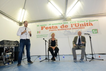 Genova - festa unit√† - ministro difesa Roberta Pinotti